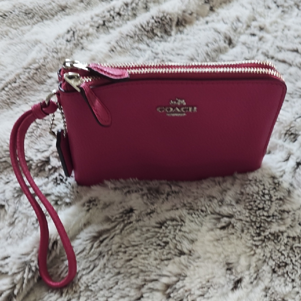 Coach Double Zip Pink Leather Wristlet Excellent Condition